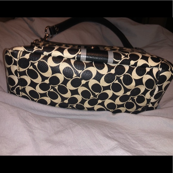 🇺🇸2/$40 Coach bag *MAKE AN OFFER* - Picture 3 of 4
